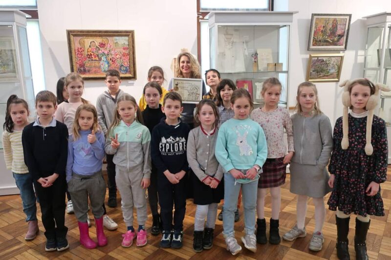 Children visited the exhibition “ Like a flower in the garden” by the Arakcheev dynasty