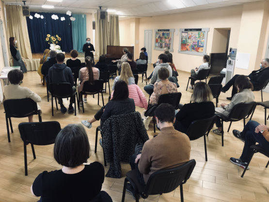 Бацькі сабраліся на першы сёлетні сход