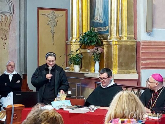 Dyrektorka Misji wygłosiła referat na Kongresie Różańcowym w Mohylewie