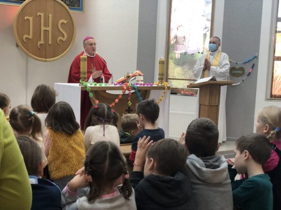 Arcybiskup Kondrusiewicz odprawił Mszę św. w Misji w dniu swoich imienin