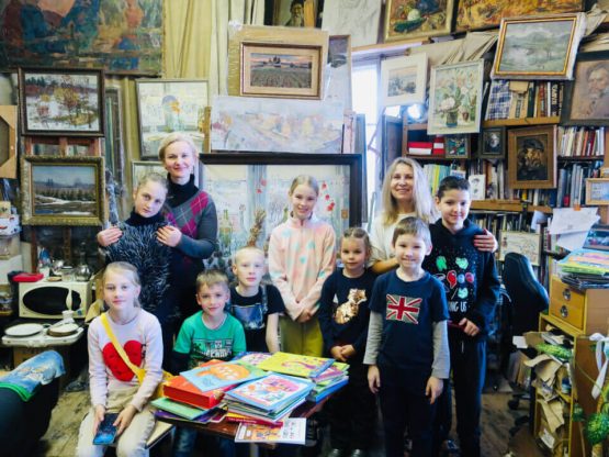 Дети Мисии – в гостях у художницы Оксаны Аракчеевай
