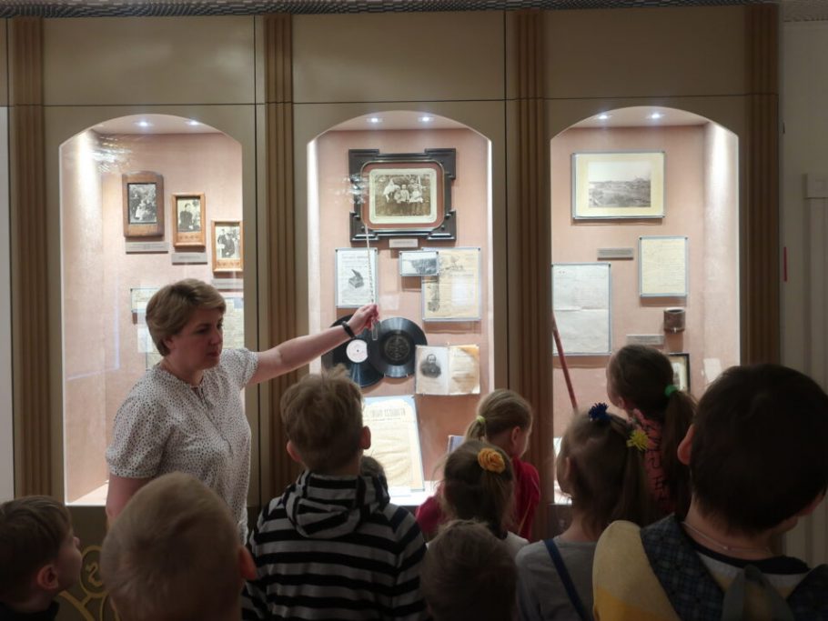 Dzieci z Misji odwiedziły Muzeum Literackie im. Maksima Bahdanowicza
