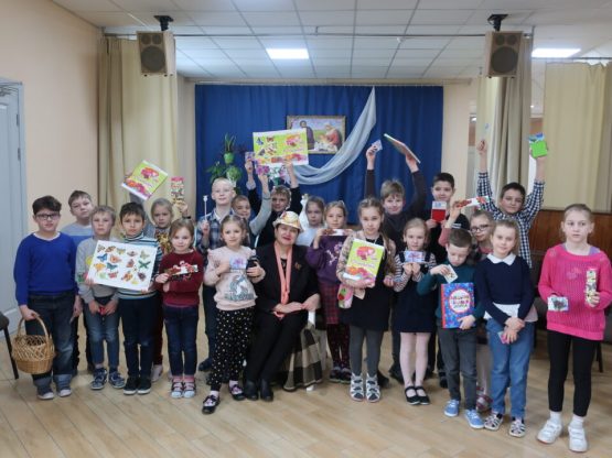 Dzieci z Misji spotkały się z pisarką Tamarą Buntą