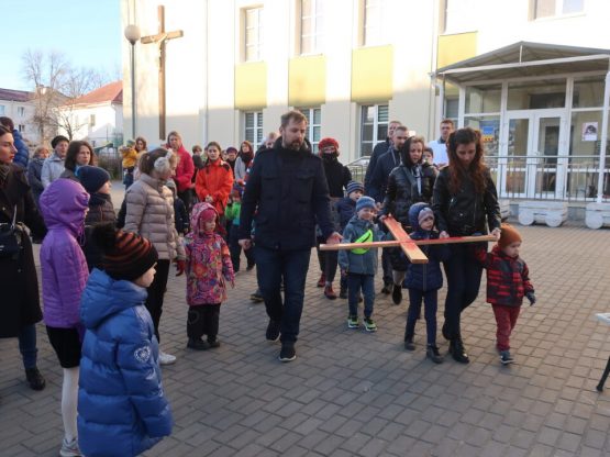 W Misji odbyła się Droga Krzyżowa