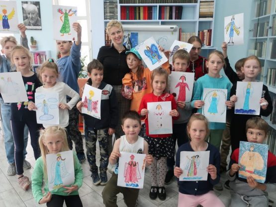 Художница Надя Бука провела мастер-класс в летнем лагере