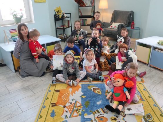 Передвижная шведская библиотечка снова заглянула к нам!