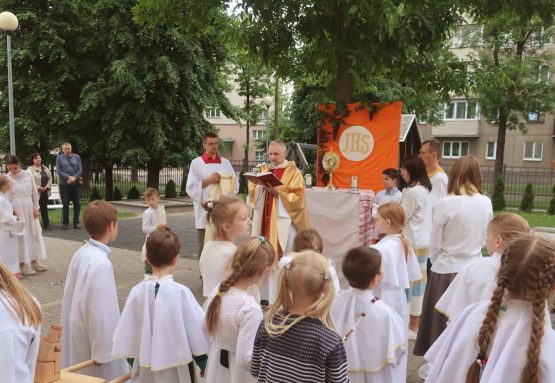 Состоялась процессия в торжество Божьего Тела