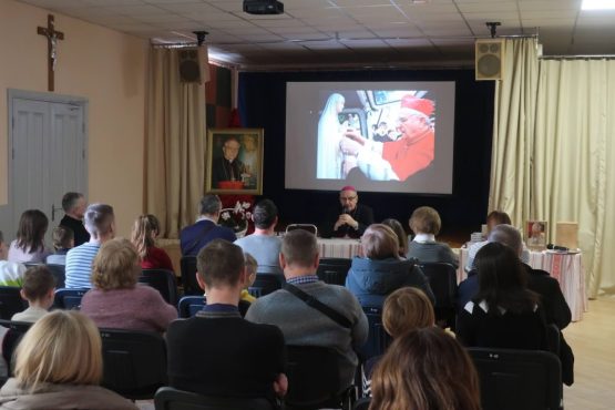 Адбылася сустрэча з аўтарамі і складальнікамі кнігі “Мяне заўсёды ратавала вера…”