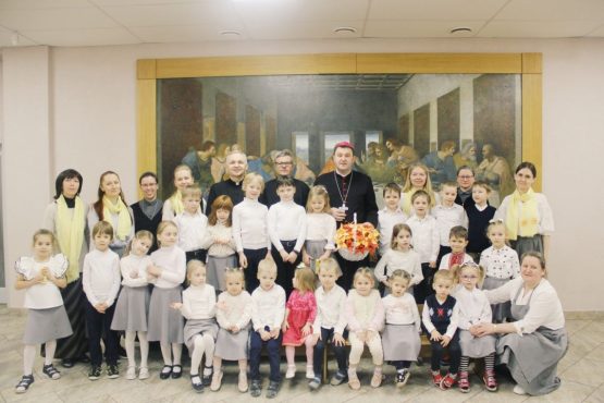 Арцыбіскуп Юзаф Станеўскі адзначыў свае імяніны разам з дзецьмі Хрысціянскага Сацыяльнага Цэнтра