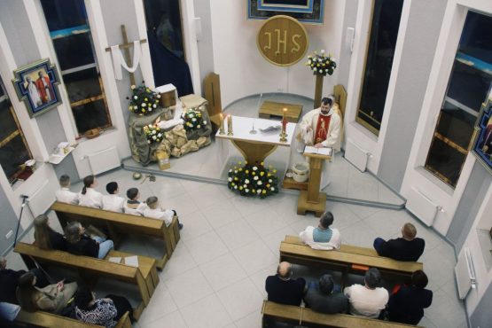 Летом св. Месса остается в воскресенье в 12 часов.