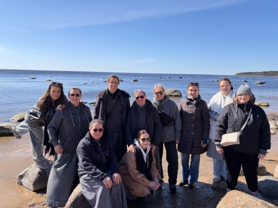 Супрацоўкі Місіі ля вытокаў дзейнасці сваёй Апякункі